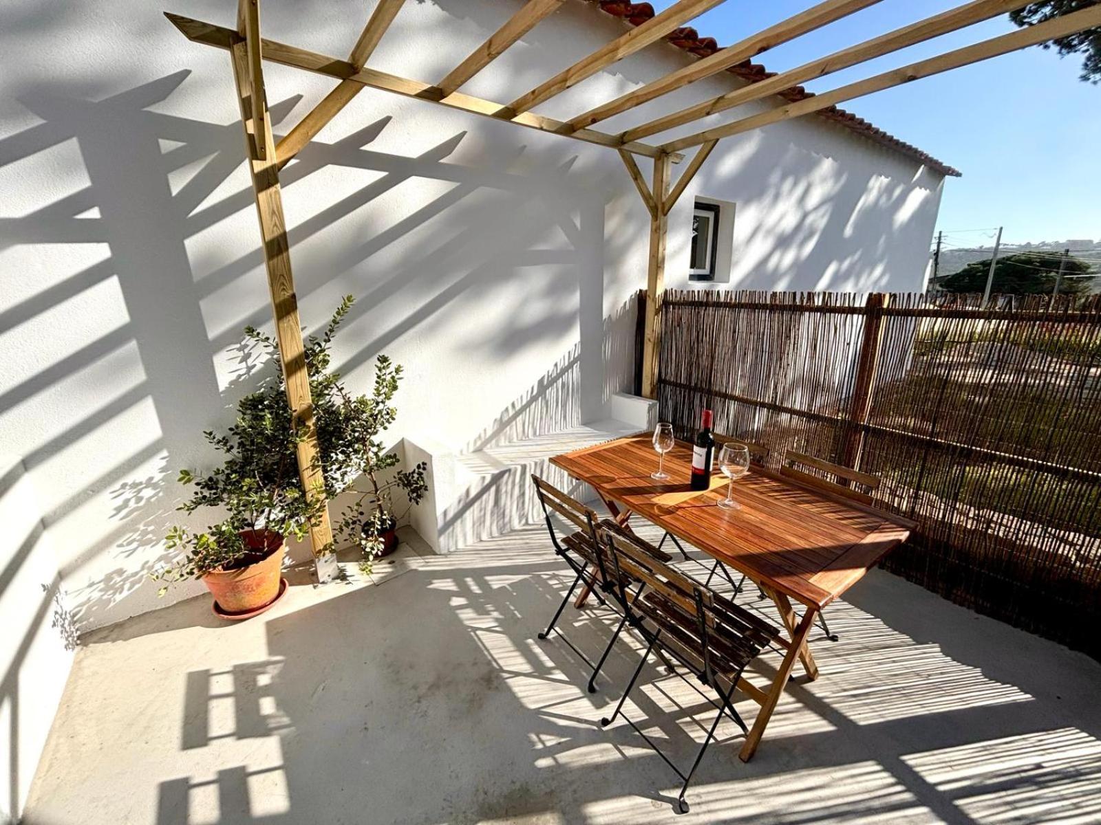 Pine & Apple Beach House Colares Esterno foto