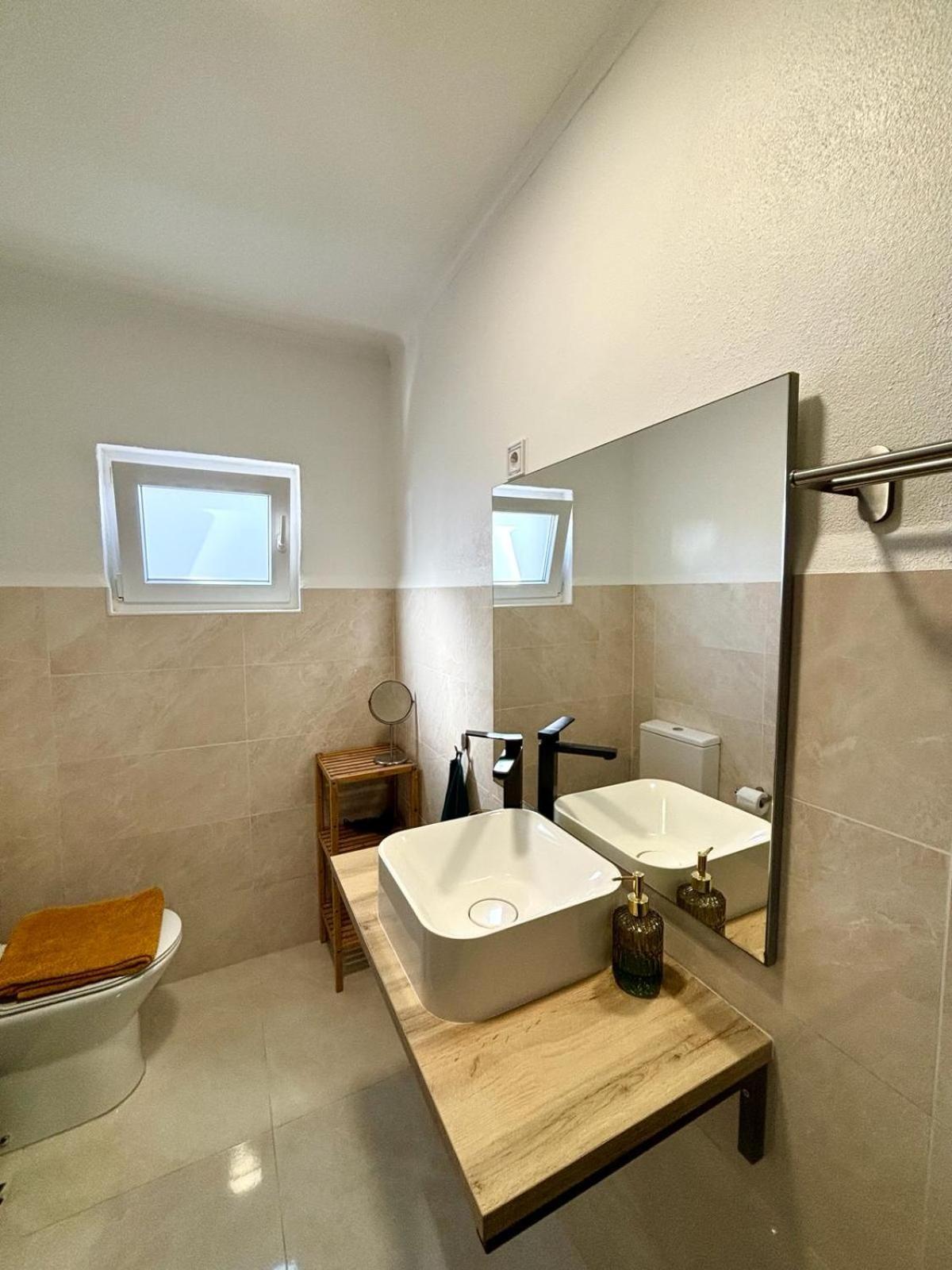 Pine & Apple Beach House Colares Esterno foto