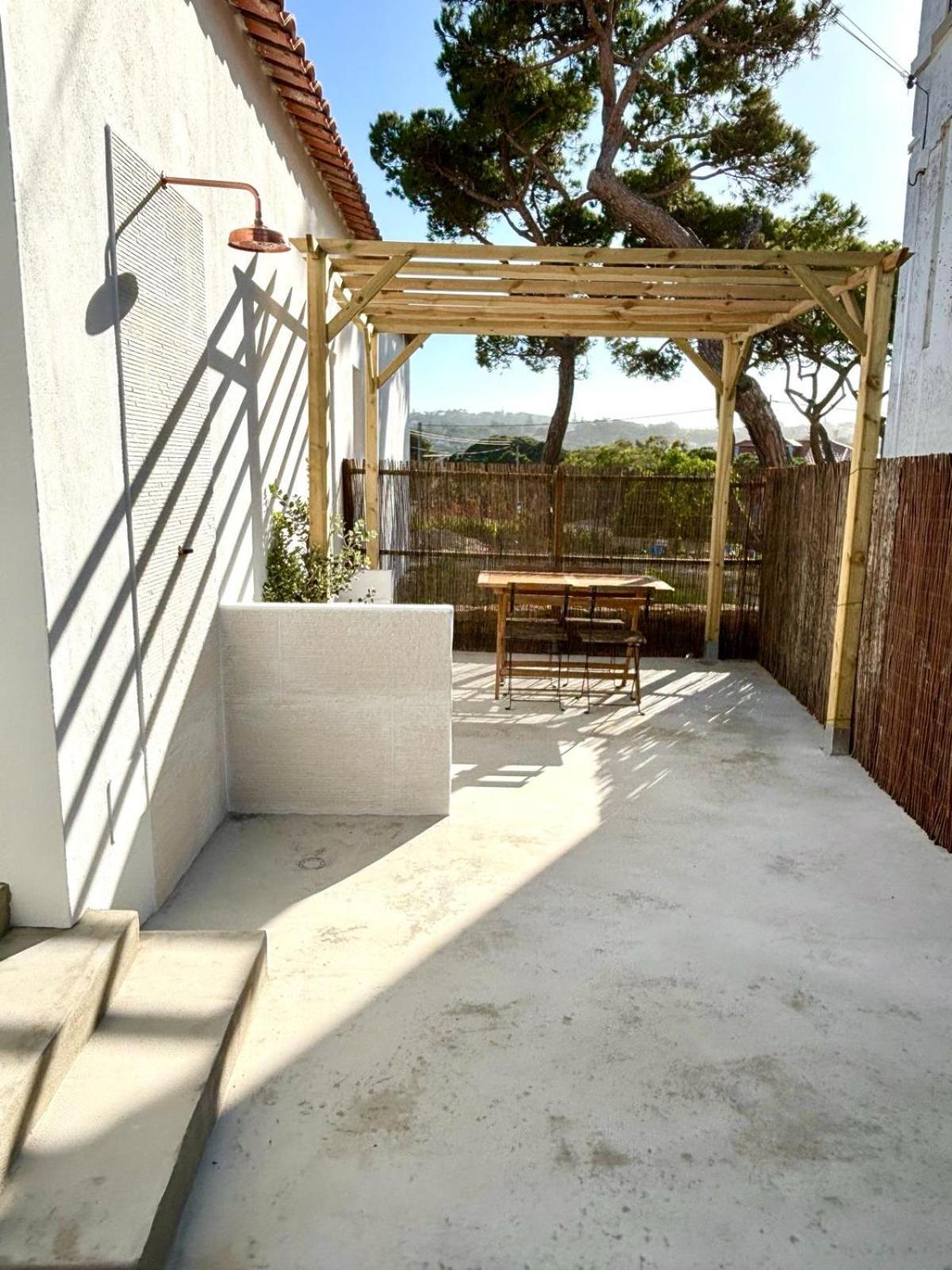 Pine & Apple Beach House Colares Esterno foto